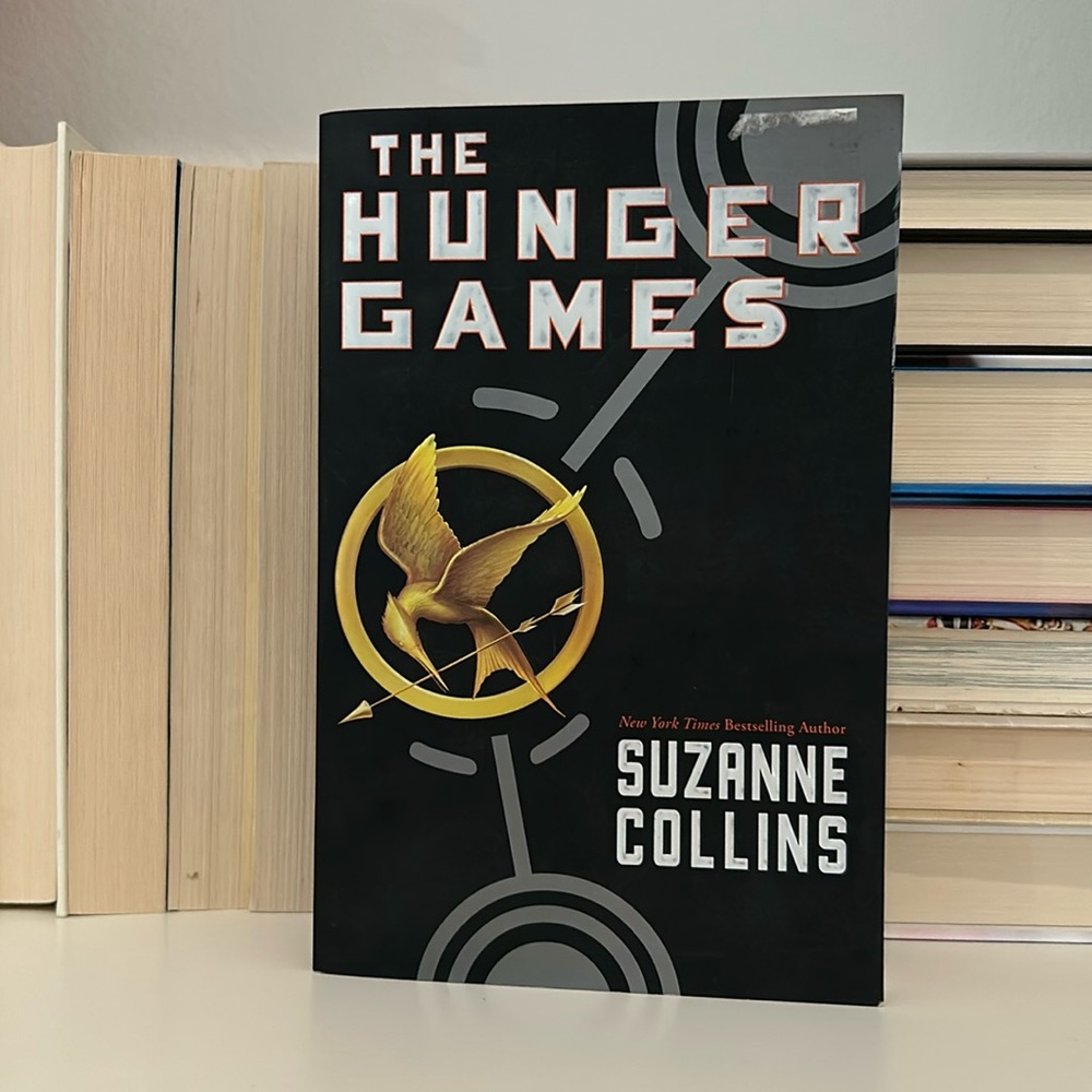 The Hunger Games - Suzanne Collins, used book